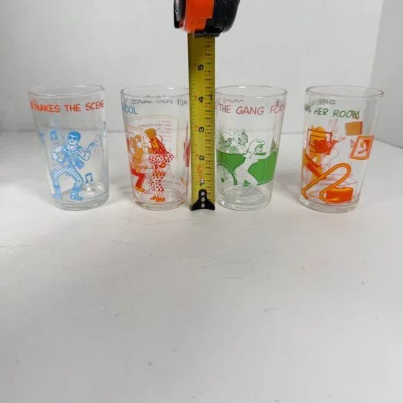 Vtg 1971 Archie Comics Glasses Set of 4 • Reggie Hot Dog Archie Sabrina • Reggie - Picture 8 of 13